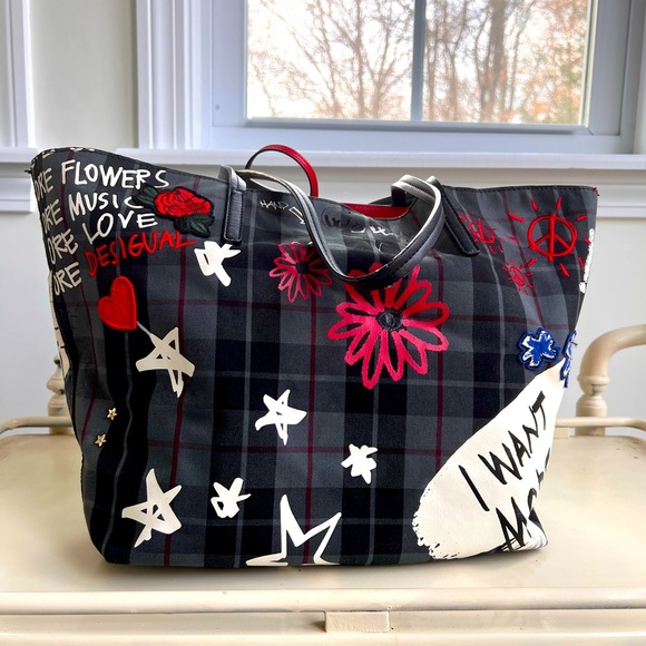 Desigual reversible tote “I love more “with small bag - Picture 4 of 16